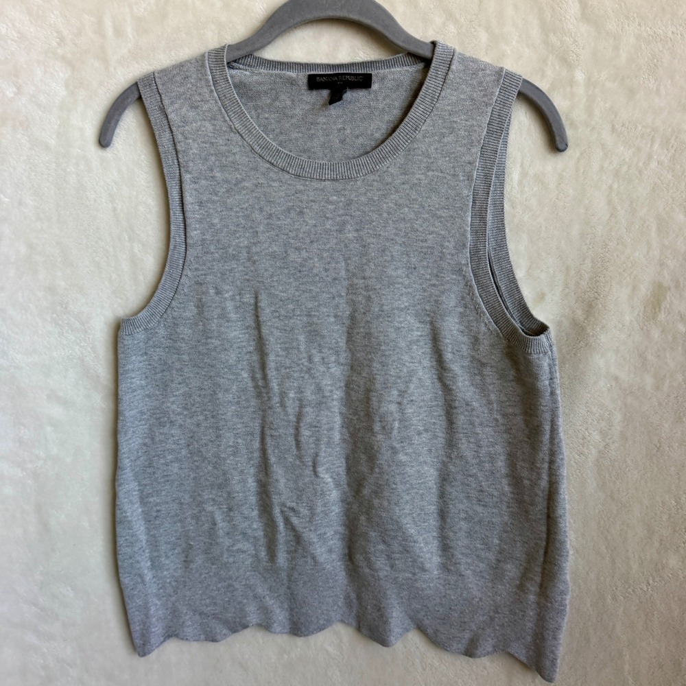 Banana Republic Gray Sweater Vest Scalloped Hem Size M Cotton Rayon Shell Top